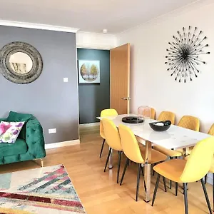 Beautiful Ocean Drive Apt-7 Beds Apartment